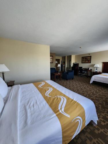 Quality Inn I-70 at Wanamaker Room Type - Family Suite - Non Smoking