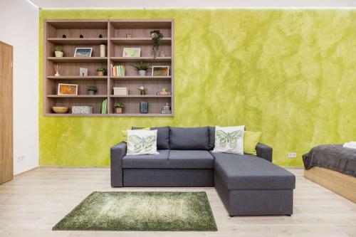 Studio Apartment in heart of Bartok Bela Boulevard - Tap to explore photos