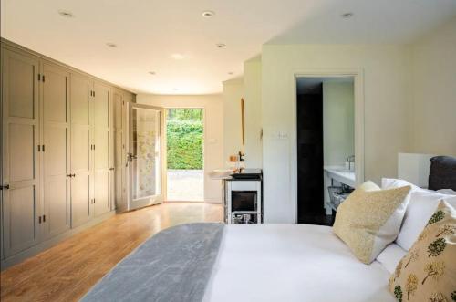 The Annex is in the beautiful Ashdown Forest The Annex is in the beautiful Ashdown Forest