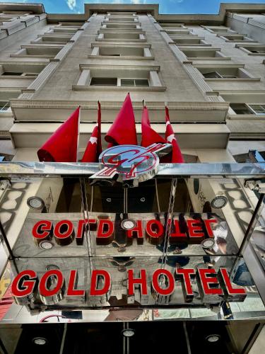 Gold Hotel - image 4