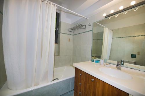 Marini Luxury Apartments and Suites - image 5