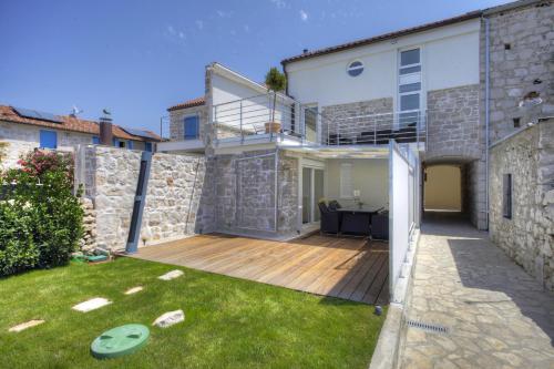 Waterfront Home - Villa Sailor