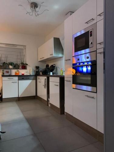 4 Zimmer im Neubau Bungalow, Garten, Grillen, bis 9 Personen 4 Zimmer im Neubau Bungalow, Garten, Grillen, bis 9 Personen