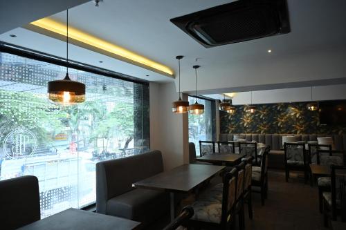 Restaurant, The Budhil Park in Visakhapatnam
