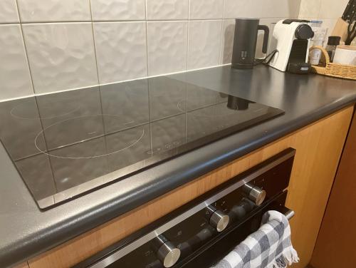 A city oasis 101 - full apartment with balcony - Tap to explore photos