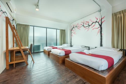 room detail thumbnail 1