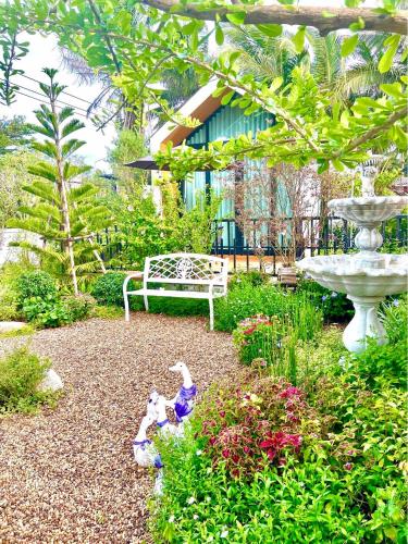 Plern-ura Poolvilla Cafe - 정원