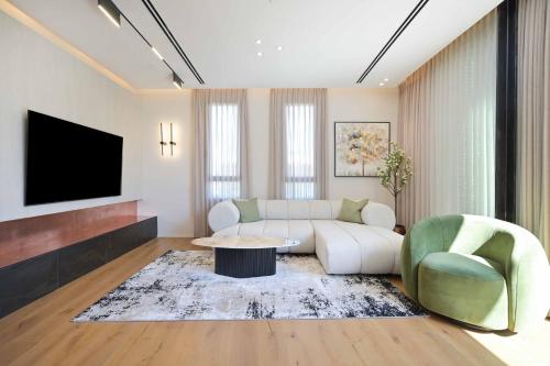 Three-Bedroom Apartment room in Luxury Modern 3BR Penthouse w Pool by HolyGuest