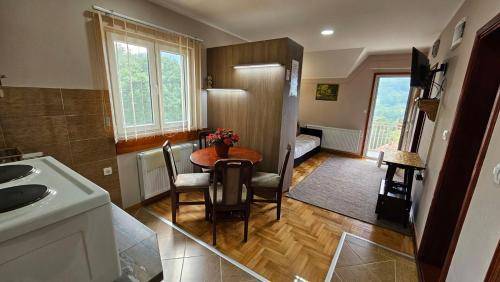 Apartmani Maksimović (Apartmani Maksimovic) in Mokra Gora
