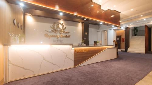 Lobby, RedDoorz Premium @ Regency Sunset Hotel near Fields Ave