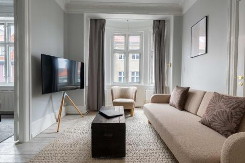 104SQM Apt. CITY CENTER - Next to shopping district