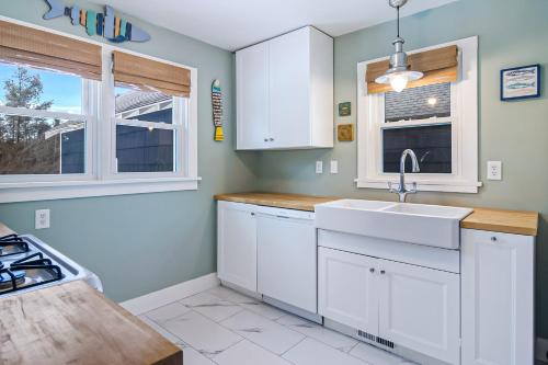 Cape Cottage in Suttons Bay, USA