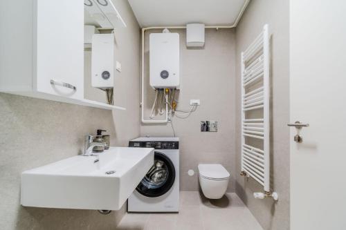 Modern Apartment With Balcony And Garage - Happy Rentals Modern Apartment With Balcony And Garage - Happy Rentals