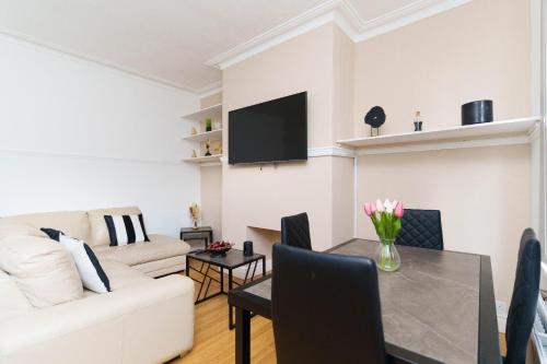 Rio House - 2 miles from central Leeds, Leeds (Foto 8)