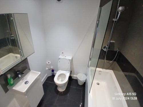 Hornchurch House - Jackson Close - image 4