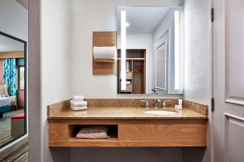 2 bedrooms, 3 beds