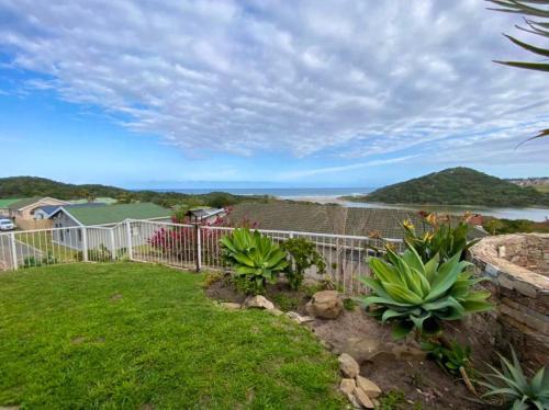 Cozy Coastal Retreat in อมาโตลา โคสตัล