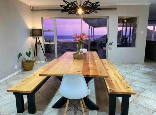 Cozy Coastal Retreat in อมาโตลา โคสตัล