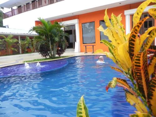 Swimming pool, Hotel Puerto Libre in Puerto Barrios