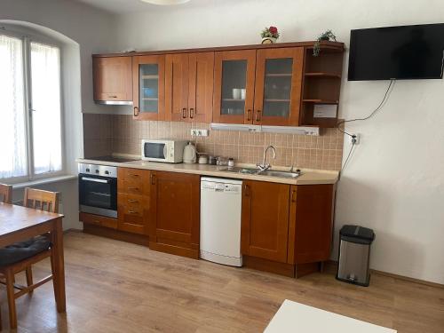 Kitchen, Apartmany u Synagogy in Trebic