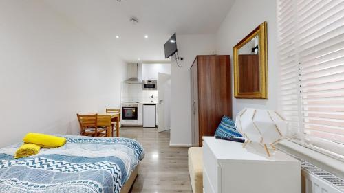 Studio 48B, London