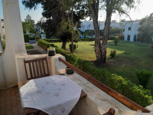 ระเบียง/ชานเรือน, Casa da luz in มอนเตส เด อัลวอร์