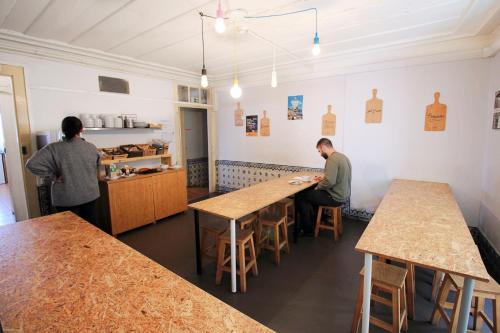 Hub New Lisbon Hostel - image 2