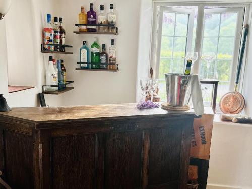 Devon 6-Bed Cottage with Country Views & Parking, Tiverton (foto 10)