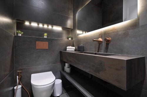 Three-Bedroom Apartment image 7