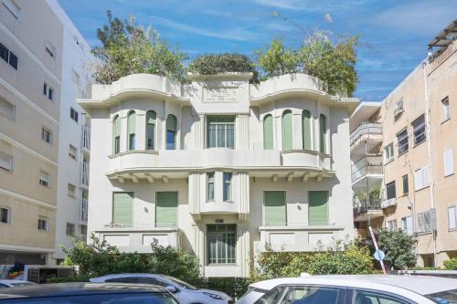 Three-Bedroom Apartment image 4