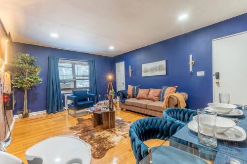 If You Like Navy Blue This is For You, 1 King bed in Hasbrouck Heights, USA