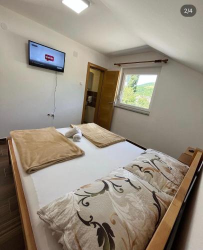 One-Bedroom Apartment image 10