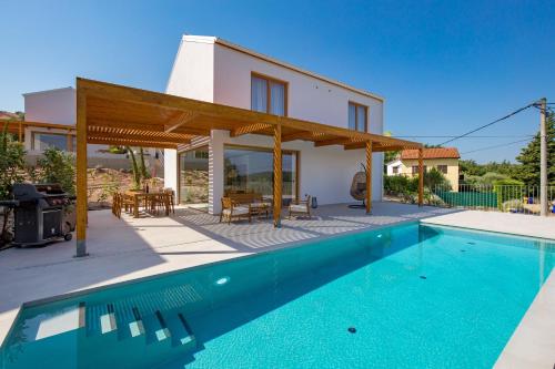 Villa 1 with Pool Soline, Krk, 280 m from beach, by 4Villas, Soline (fotografie 9)
