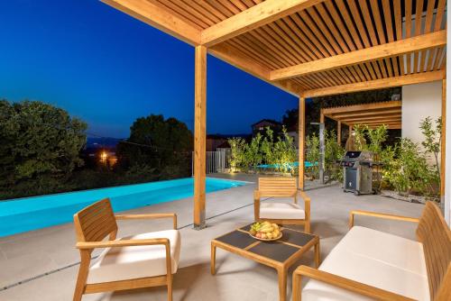 Villa 1 with Pool Soline, Krk, 280 m from beach, by 4Villas, Soline (fotografie 5)