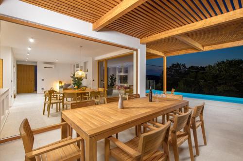 Villa 1 with Pool Soline, Krk, 280 m from beach, by 4Villas, Soline (fotografie 6)