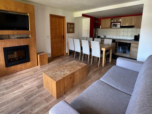 Grand appartement ski aux pieds, orientation sud avec piscine, wifi et animaux admis - FR-1-181-2815 in La Plagne