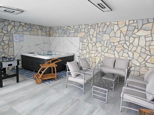 Pezsgőfürdő, Khalli apartman 4 stars with private pool and jacuzzi near Opatija in Rukavac