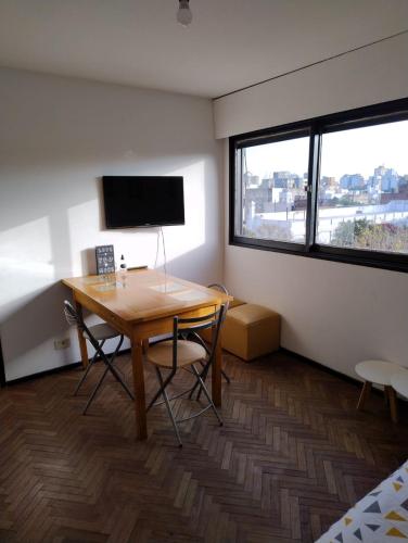 One-Bedroom Apartment image 9