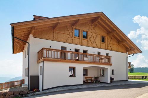 Superior One-Bedroom Apartment with Balcony