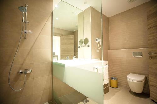 room detail thumbnail 2