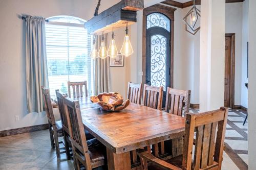 Spacious & Luxurious 6br Ranch For Family! Skelly in Wanette, USA