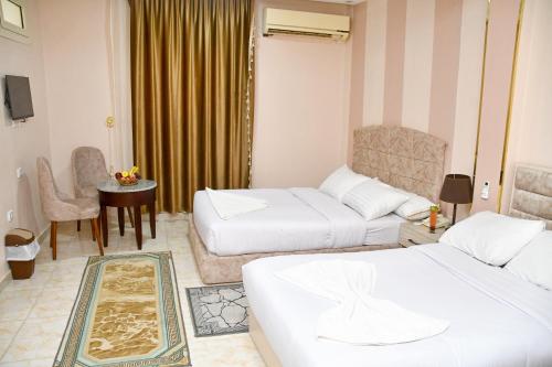 Nun Pyramids Hotel Room Type - Standard Quadruple Room