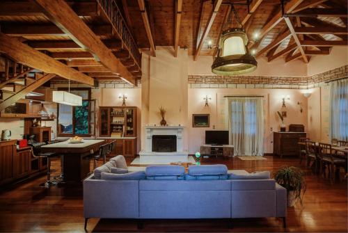 PanThea Stone Villa in Longos Aegio