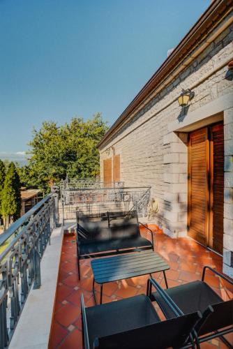 PanThea Stone Villa in Longos Aegio