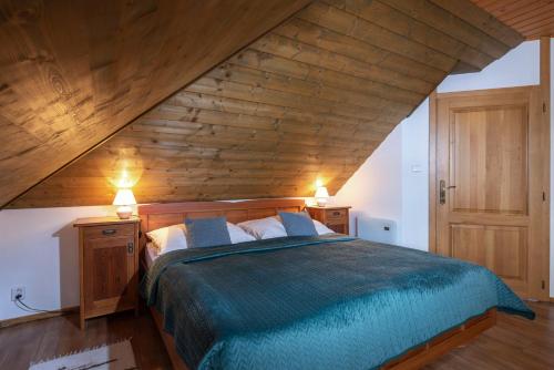 2 bedrooms, 3 beds