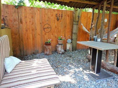 Pokoje Gościnne Nad Złotym Potokiem (Pokoje Goscinne Nad Zlotym Potokiem) in 亞諾托維克