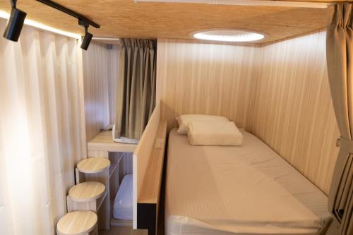 Travel Light Bubble Hostel - 편의 시설/서비스