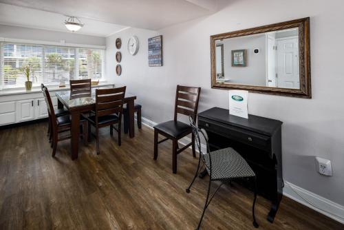 Seaspray Condos 204D - main image