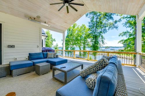 Waterfront Lake Norman Paradise Dock, Game Room! in Denver, Vereinigte Staaten von Amerika
