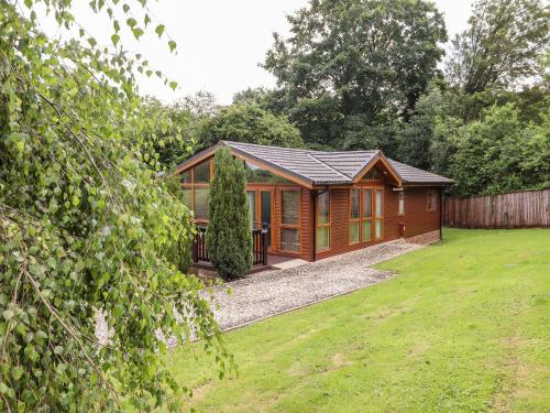 Kert, Elm Lodge in Tibberton